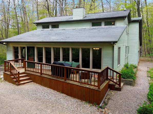 3910 Joy Rd, Metamora, MI 48455