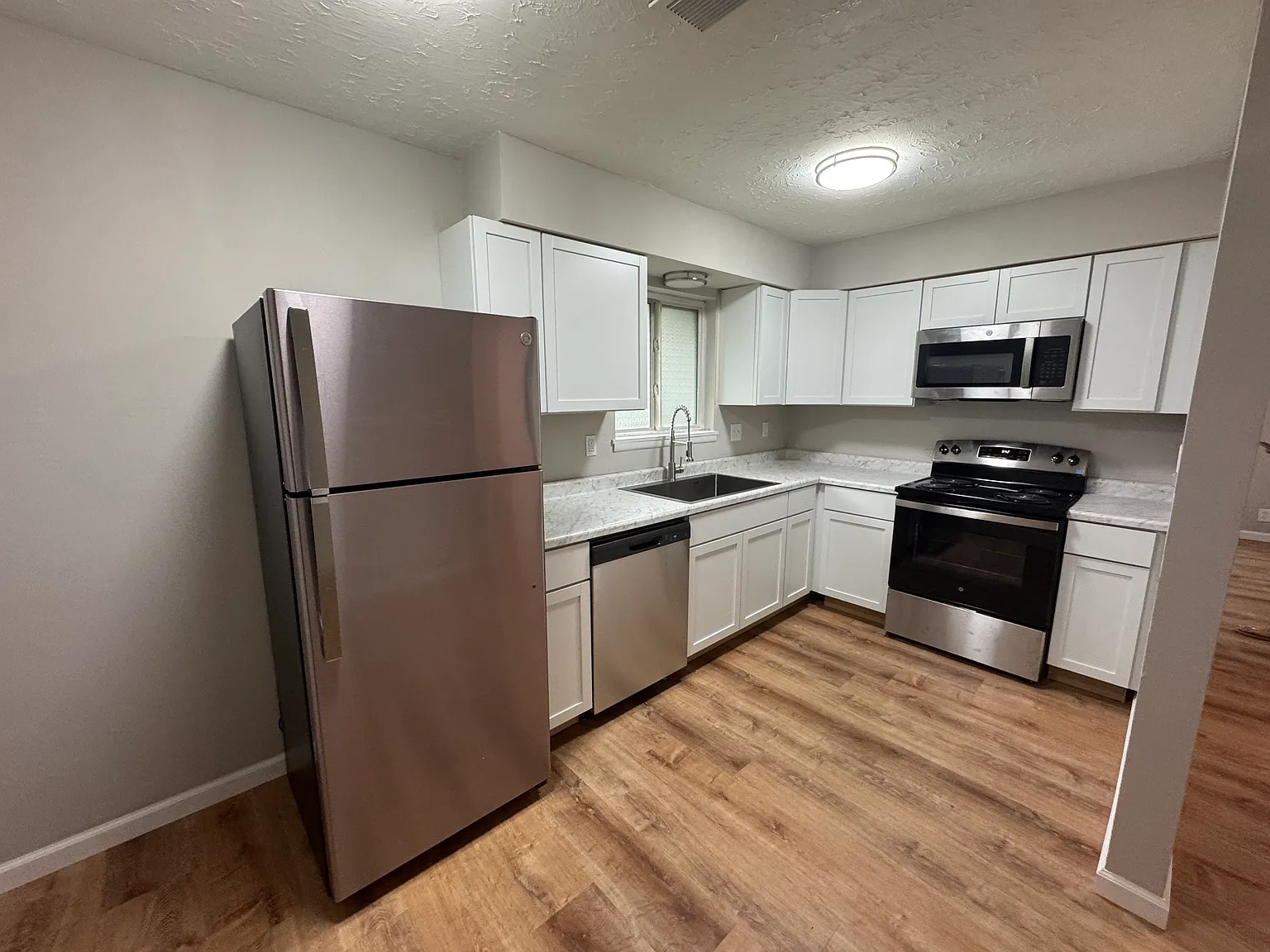 610 Bremer Dr — Photo 4