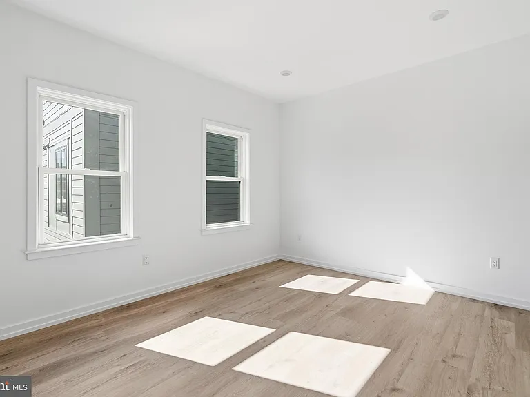 209 New St #6C — Photo 15