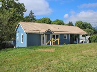 137 Winfield St, Canton, NC 28716