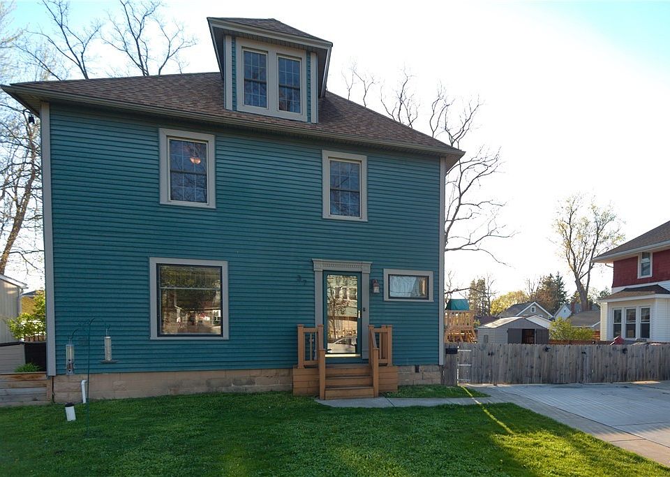 1st image of 37 Woodlawn Ave