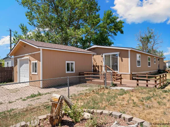 2208 Draper Rd, Cheyenne, WY 82007