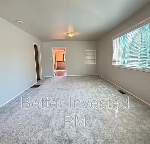 204 N Main St — Photo 18