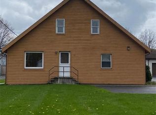 35 Flatt Rd, Rochester, NY 14623