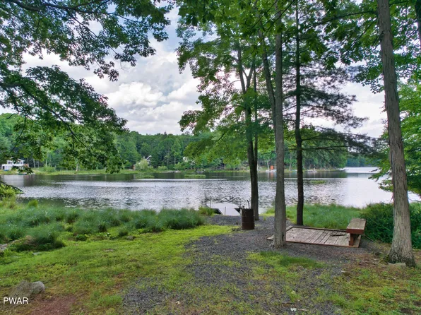 153 Mountain Lake Dr, Dingmans Ferry, PA 18328
