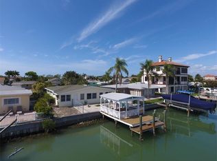 17711 Long Point Dr, Redington Shores, FL 33708