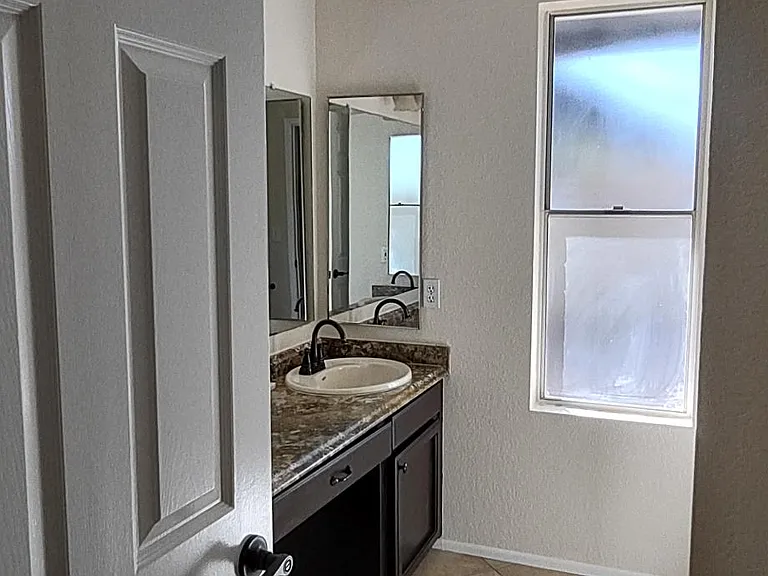Double vanity guest bathroom