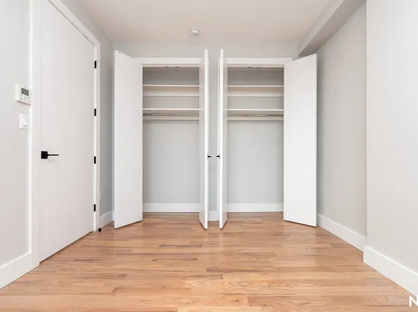 31-61 Vernon Boulevard image 7 of 72