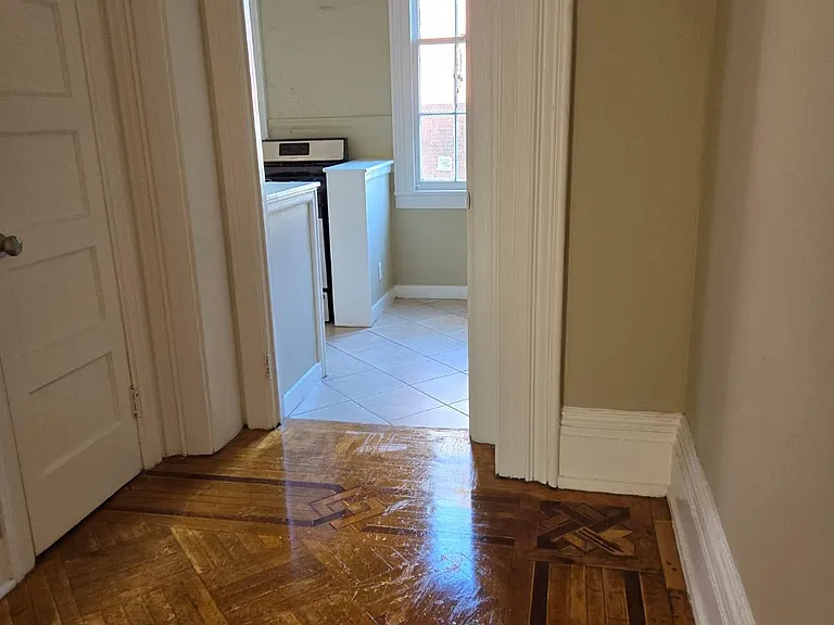 129 S Sycamore St #1 — Photo 1