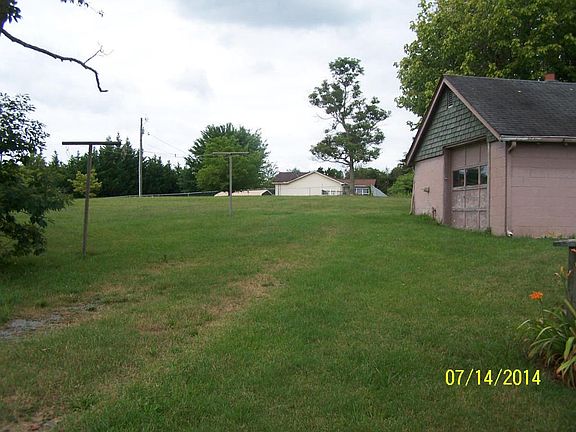 3rd image of 7713 Freeway Heights Dr