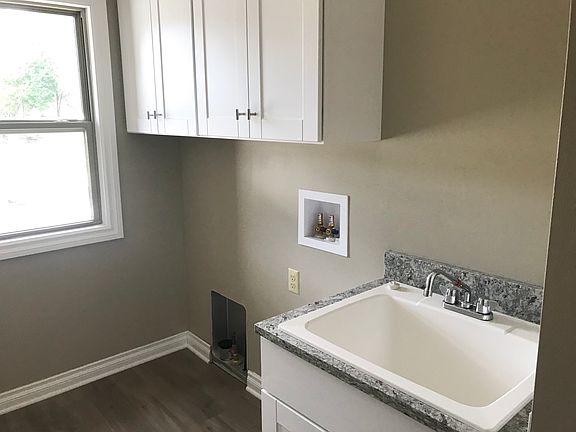 3rd image of 50138 Oakbrooke Dr