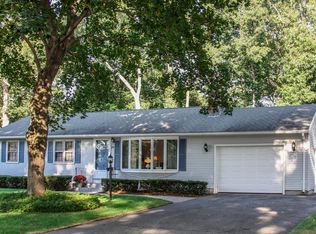 29 Wimbleton Dr, Longmeadow, MA 01106