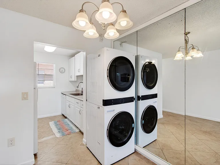 600 SW 2nd Ave #240 — Photo 34