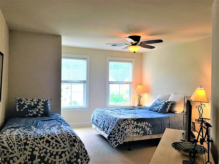 406 Samantha Dr — Photo 25