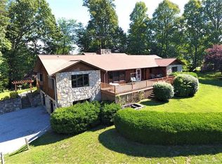 620 Mark Freeman Rd, Hendersonville, NC 28792