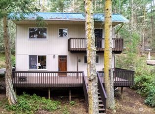 1114 Chinook Way, Center Island, WA 98221