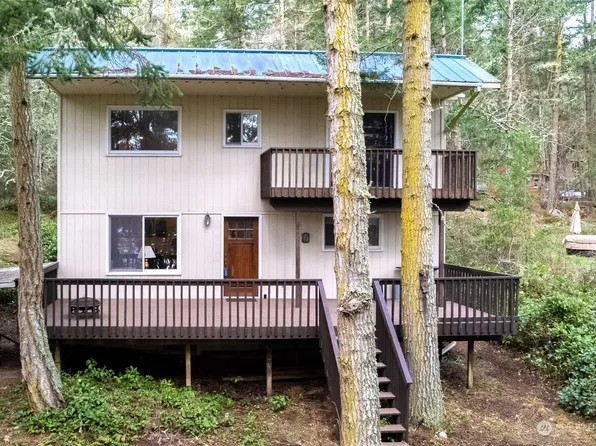 1114 Chinook Way, Center Island, WA 98221