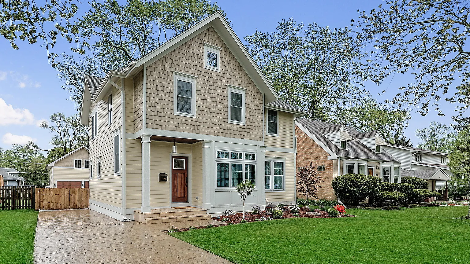 4509 Elm St photo 1