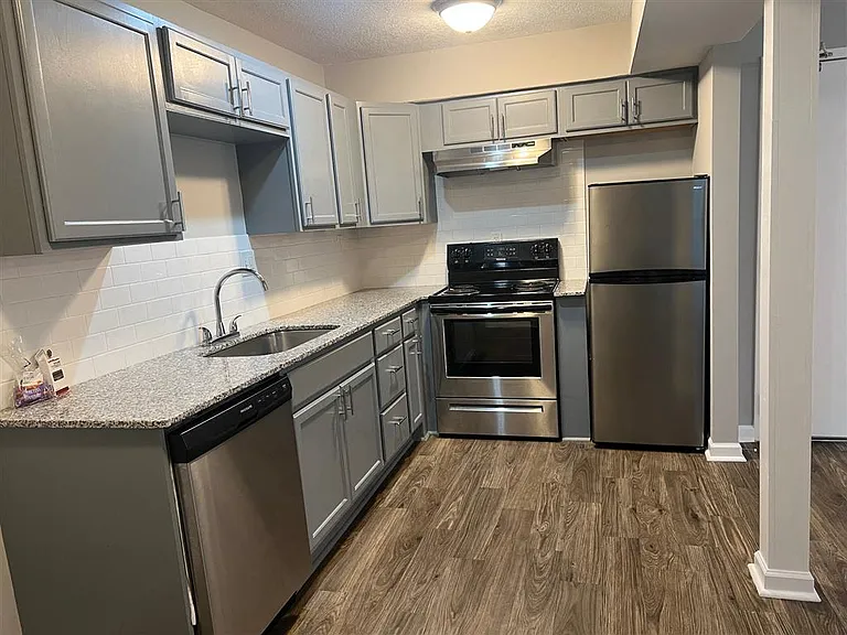 Red Point Apartments — Photo 3