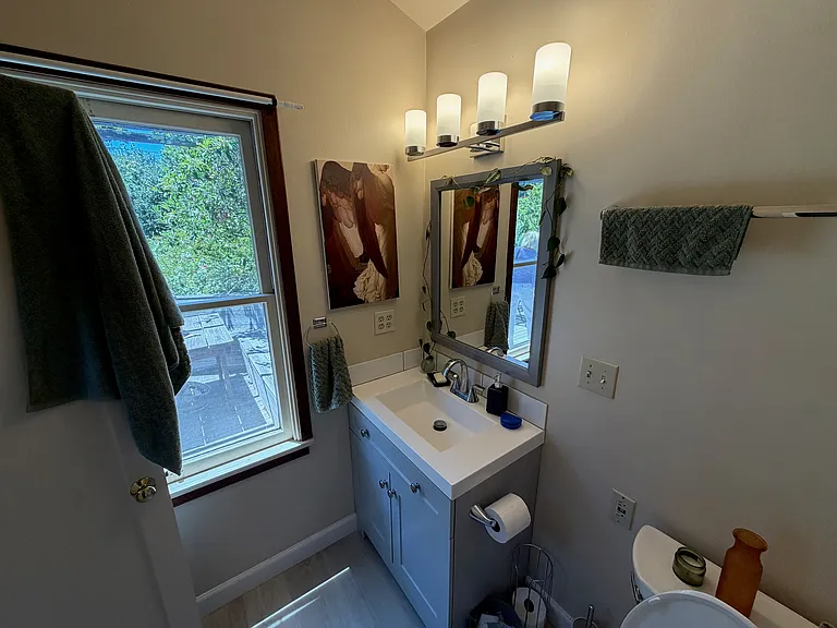 219 Peyton St — Photo 14