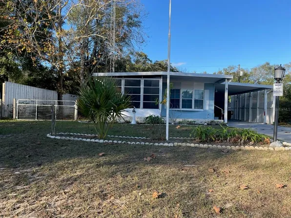 1669 NE 162nd St, Citra, FL 32113