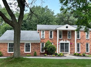 5342 Par Valley Ct, West Bloomfield, MI 48323