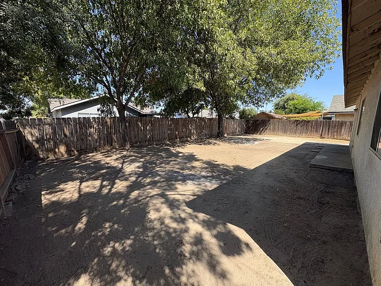 391 Trinity Ct — Photo 37