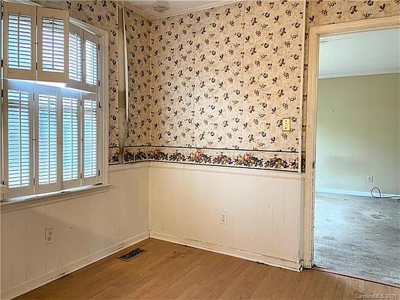 5th image of 1718 Farm Pond Ct