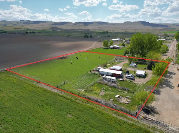 5832 Stagecoach Dr, Homedale, ID 83628