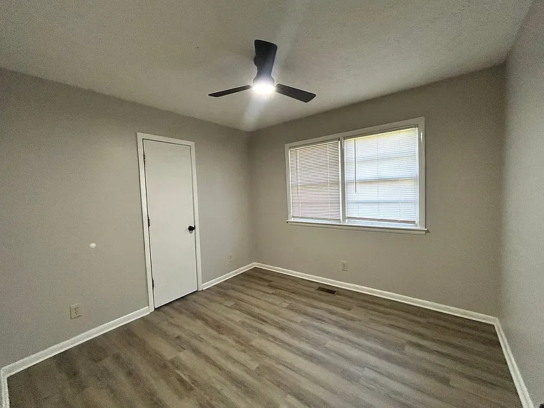 745 Rustland Dr — Photo 5