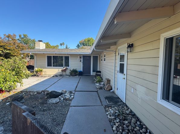 894 Ames Ave
