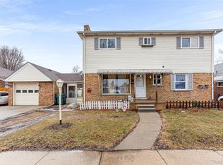 940 Stewart Ave, Lincoln Park, MI