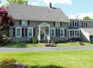 9 High St, Newport, ME 04953