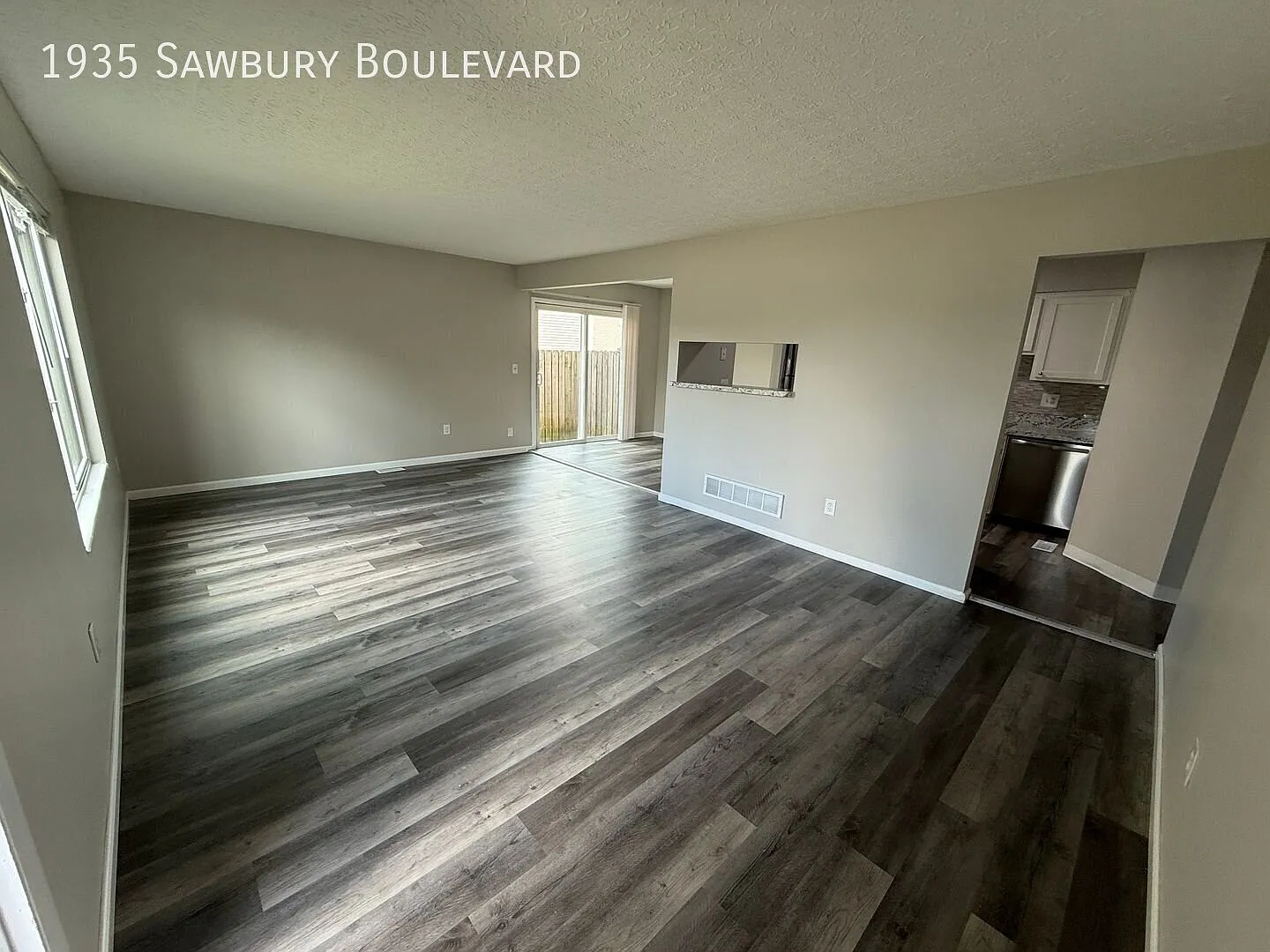 Recently Updated Beautiful Townhome in Worthington School District — Photo 2