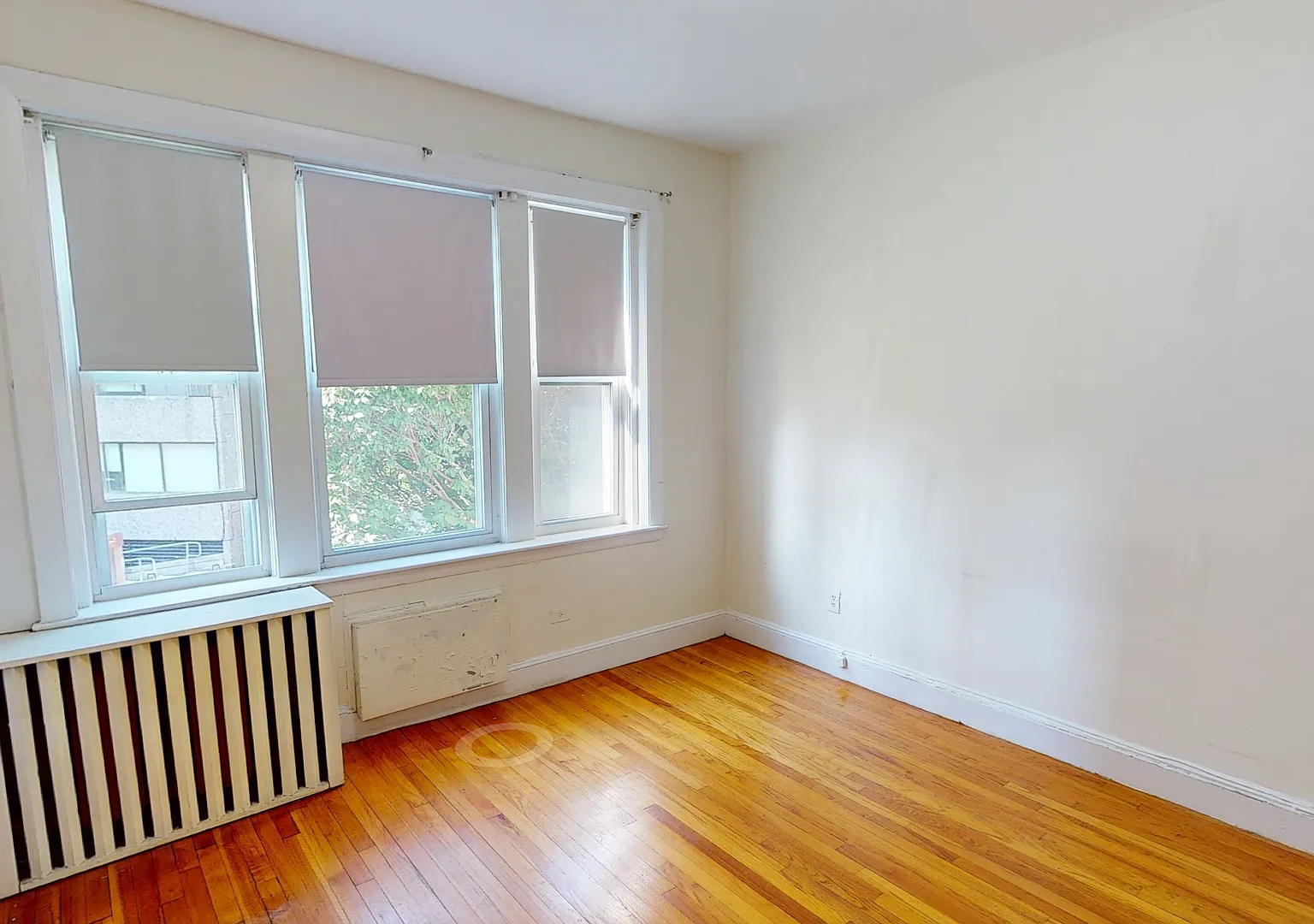 9/1 - No Fee! Washington Sq 2BR/2BA, heat/hot water inc! — Photo 3