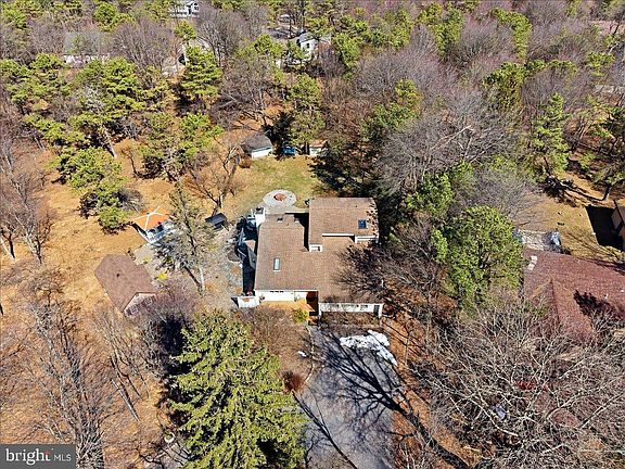 4th image of 568 Old Stage Rd