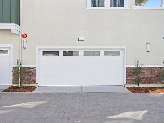 2nd image of 201 Palm Rd