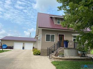 307 S Main St, Dimock, SD 57331