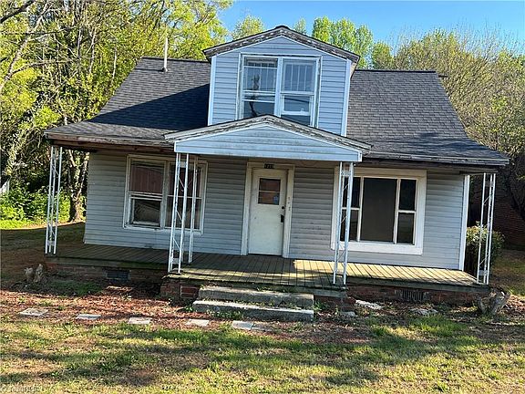 3rd image of 1219 W Market Center Dr