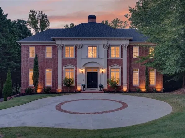 3831 River Mansion Dr, Peachtree Corners, GA 30096
