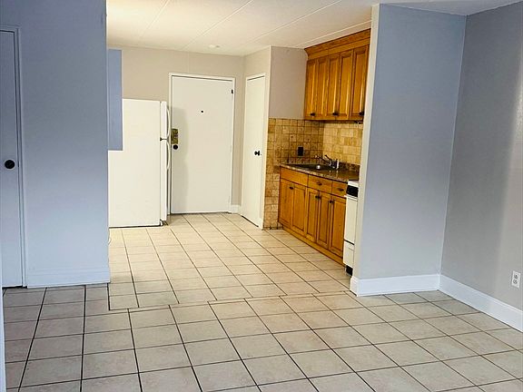 5th image of 126 Beaver St APT 5