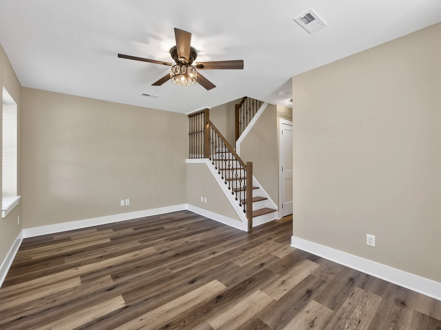 2 bed, 1.5 bath, 1044 sqft, $2,500 — Photo 4