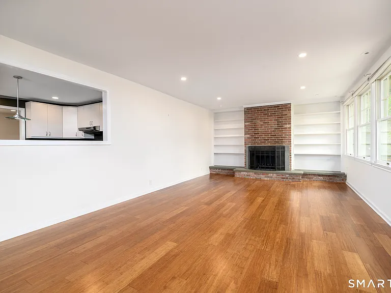 39 Kenilworth Dr W — Photo 3
