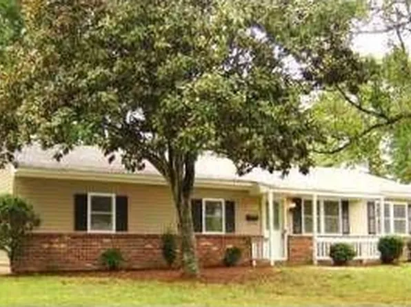3009 Aaron Dr, Chesapeake, VA 23323