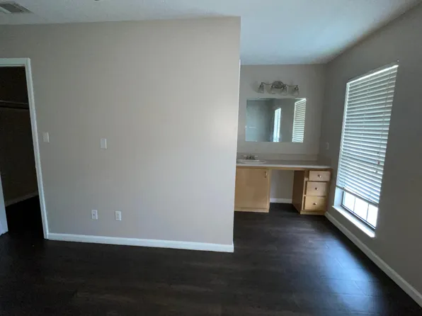 214 W Rustin St, Glennville, GA 30427