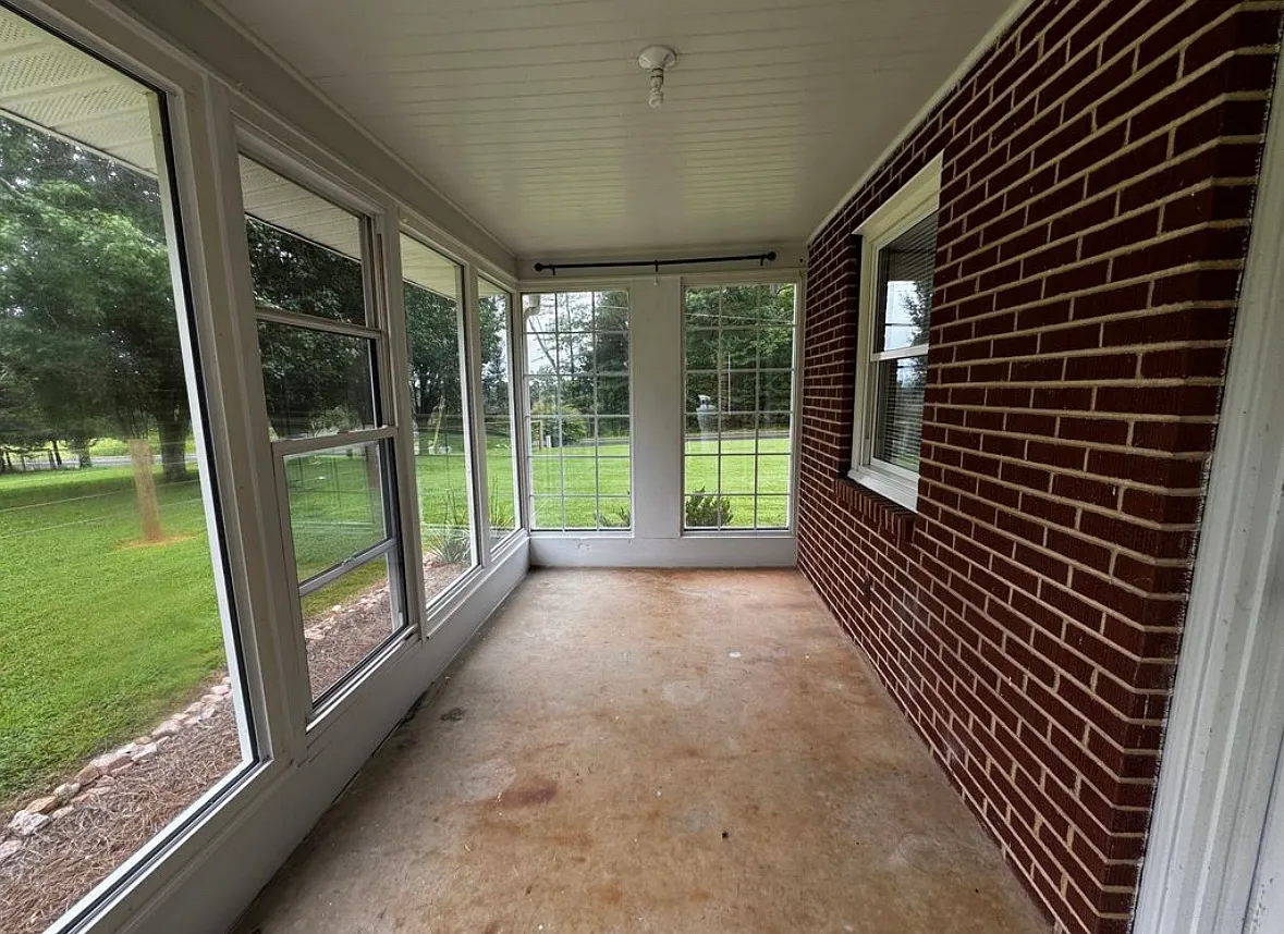 3 bed, 1412 sqft, $1,550 — Photo 4