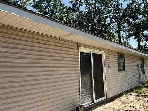 4th image of 64 Parton Ln