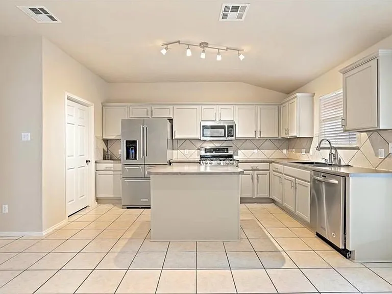 2605 Butler Way — Photo 5