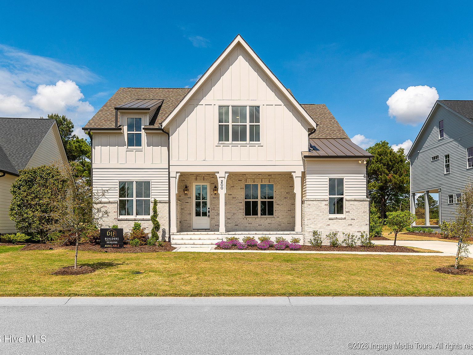 200 Pine Tree Point