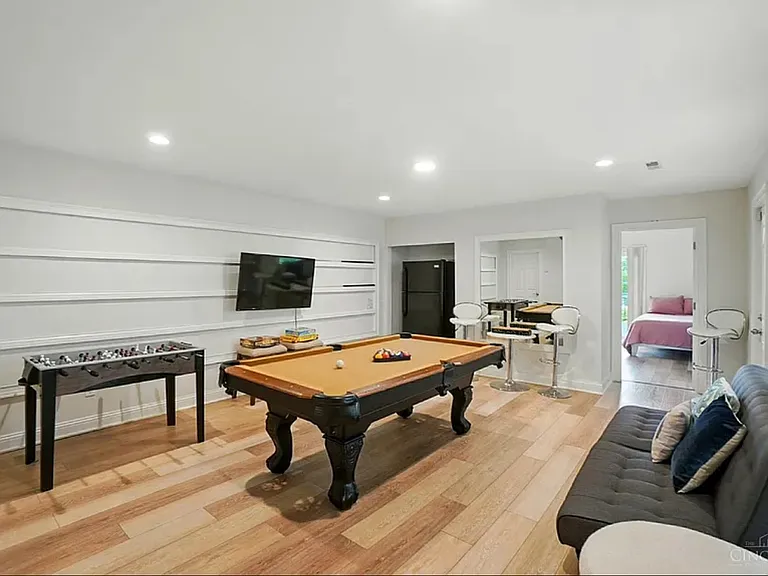 918 Mount Hope Ave — Photo 11